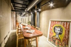 如何合理利用狹小餐廳空間來擺放餐廳桌椅的一個方法