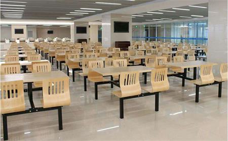 環保企業食堂餐桌椅多少錢？不一定就貴的離譜