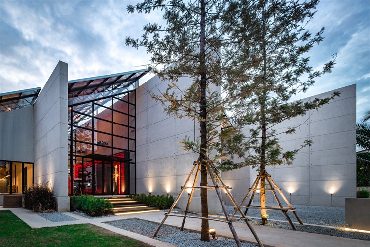 燒烤餐廳空間設(shè)計效果圖