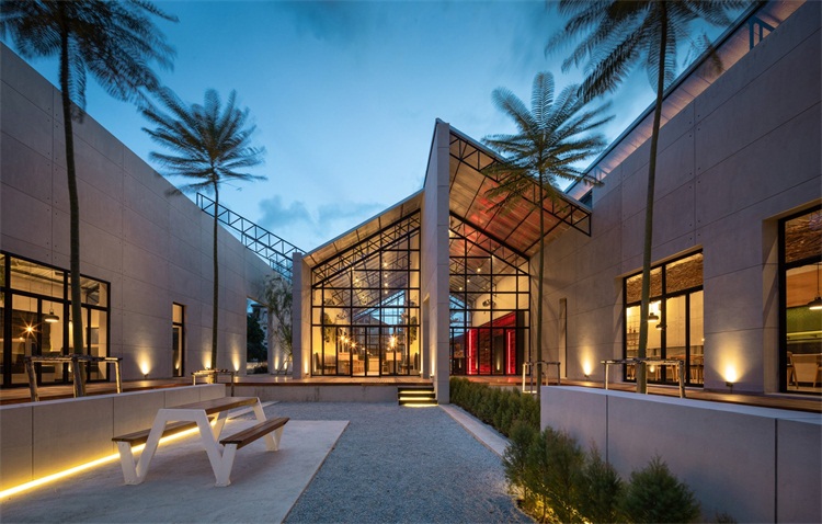 燒烤餐廳空間設(shè)計效果圖