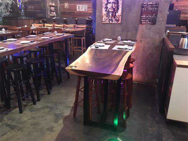 深圳梨渦淺笑Live音樂現場餐廳家具