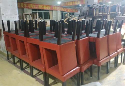 臺(tái)灣火鍋店專用餐桌椅有哪些特點(diǎn)？--海德利家具